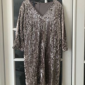 Sequins v-neck sheath dress